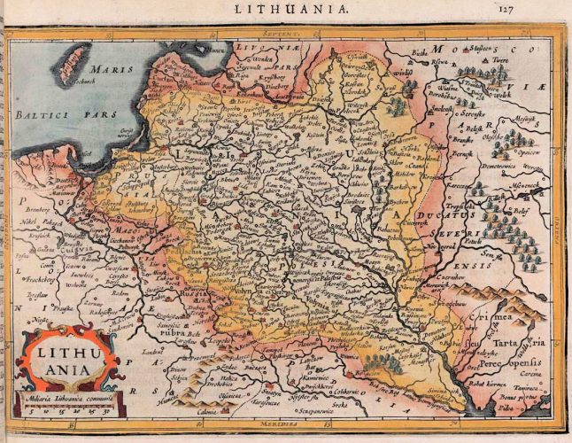 Cover: H 18 x W 25 cm
Pages: H 17 x W 20.5 cm